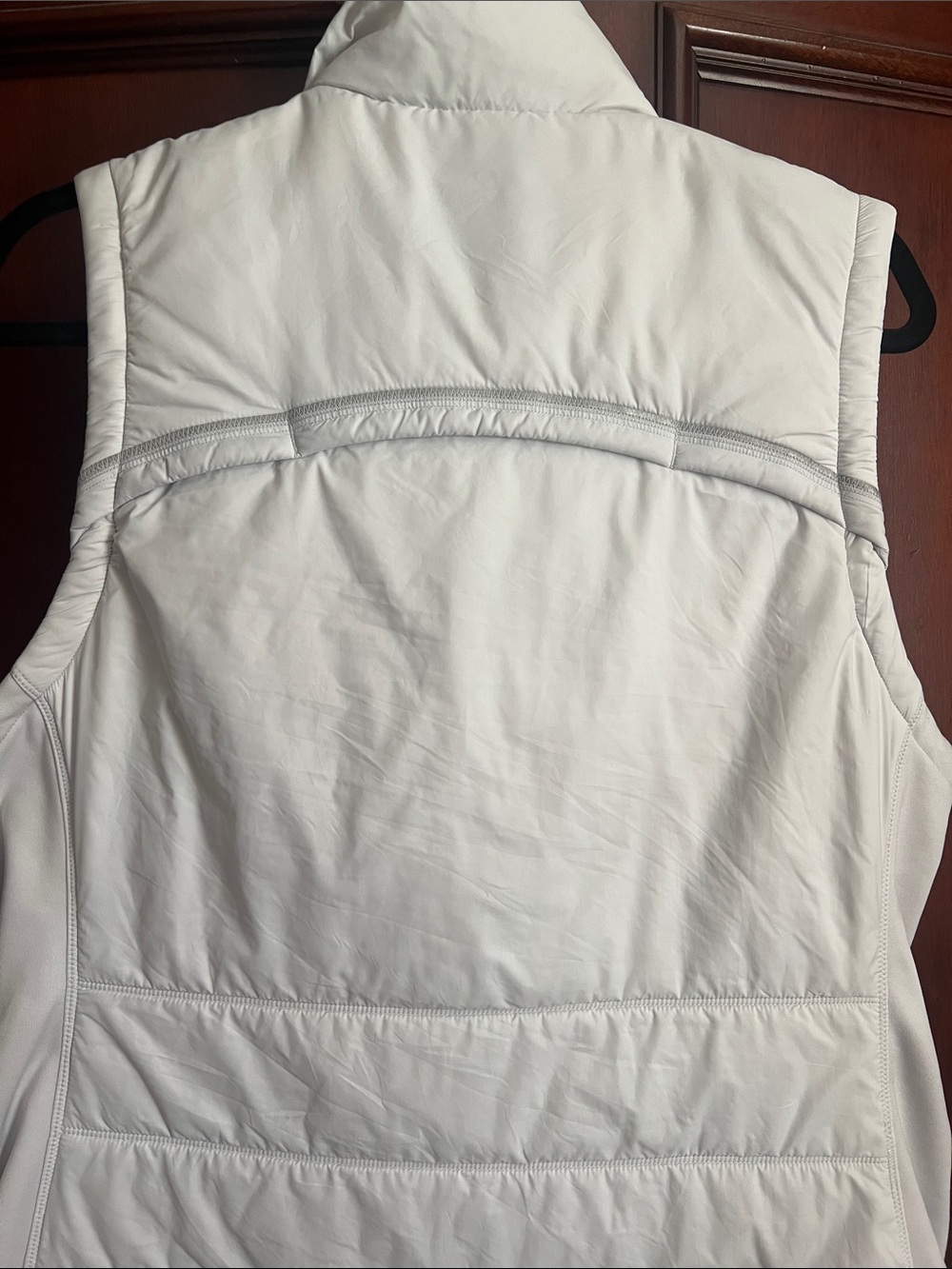 Athleta Women's Light Gray Quilted Puffer Vest - Sleeveless Zip Front Size XL - Picture 4 of 8